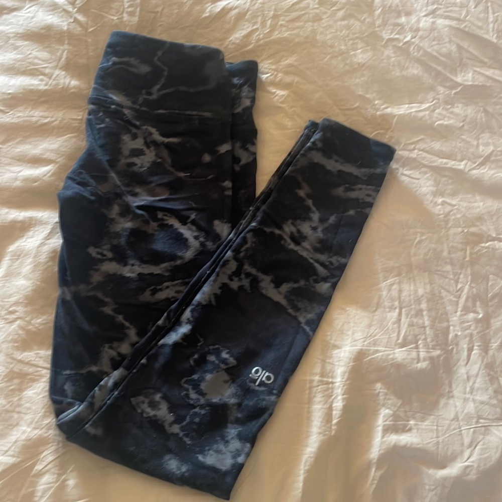 ALO Yoga Black and Gray Leggings